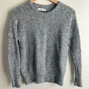 Abercrombie & Fitch gray and white knit sweater